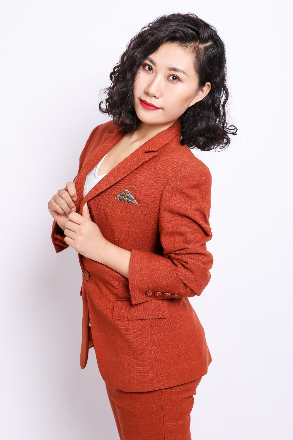  必赢bwin线路检测中心实验室教师 史婵婵
